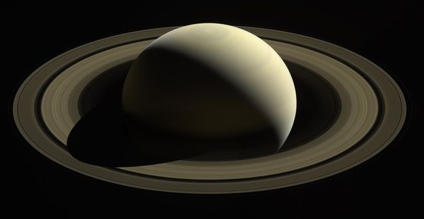 由卡西尼号拍摄的土星                                          图片鸣谢: NASA/JPL-Caltech/Space Science Institute